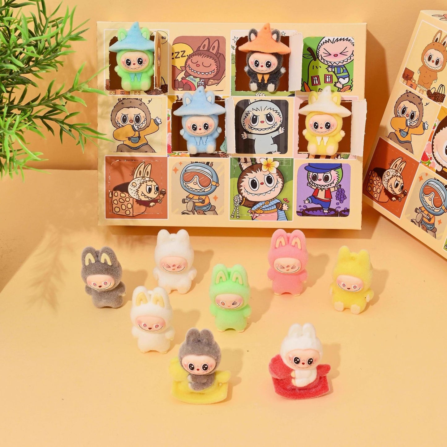 Fluffy Surprise Box – 12 Flocked Figures